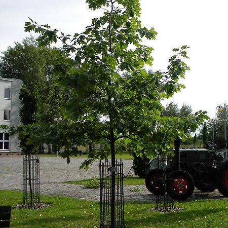 Hotel Kosmonauty Wroclaw-Airport Exterior foto