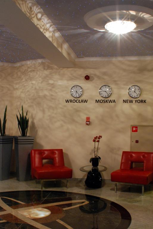 Hotel Kosmonauty Wroclaw-Airport Exterior foto