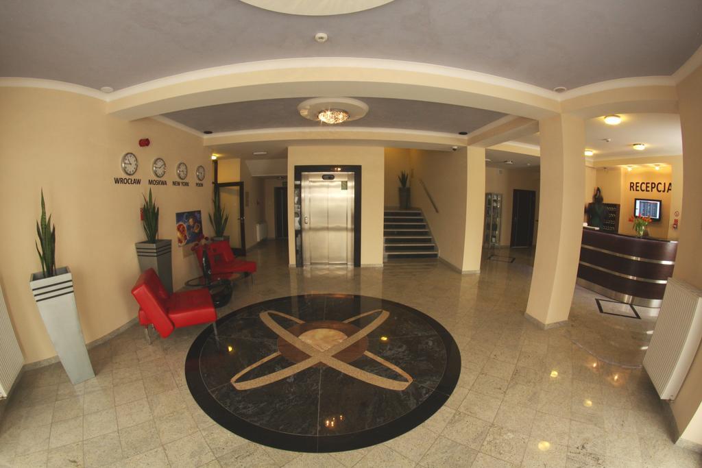 Hotel Kosmonauty Wroclaw-Airport Exterior foto