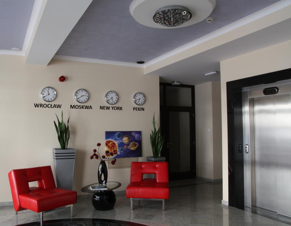 Hotel Kosmonauty Wroclaw-Airport Exterior foto