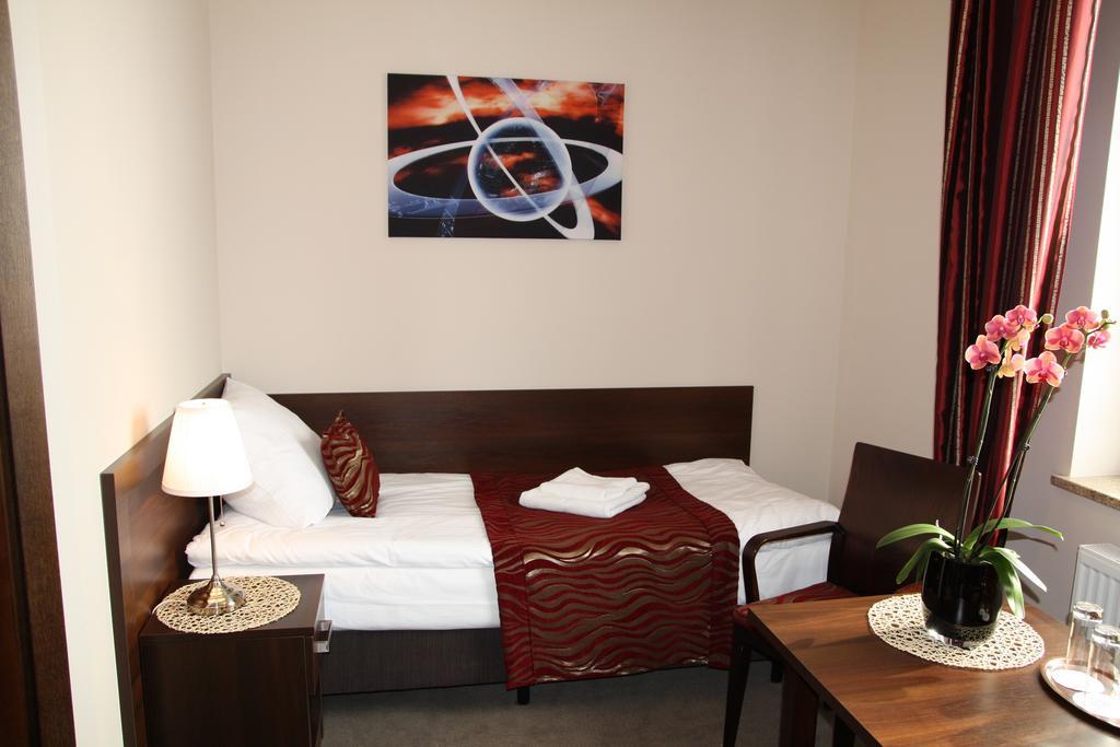 Hotel Kosmonauty Wroclaw-Airport Habitación foto