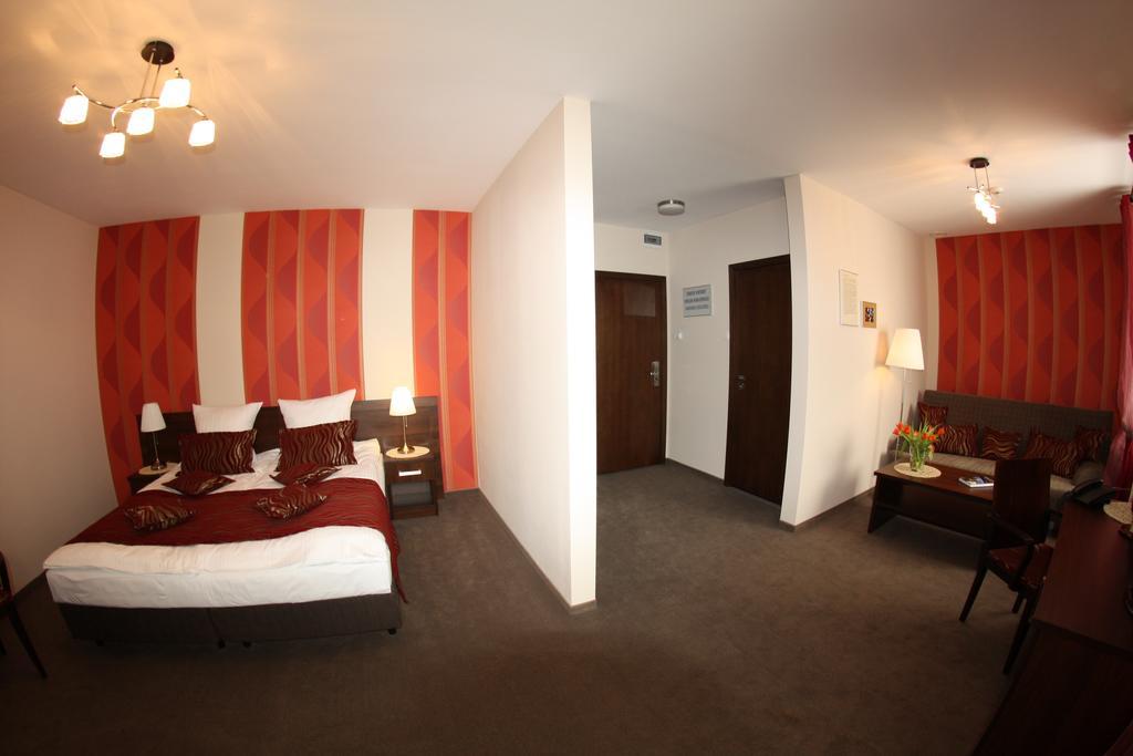 Hotel Kosmonauty Wroclaw-Airport Habitación foto