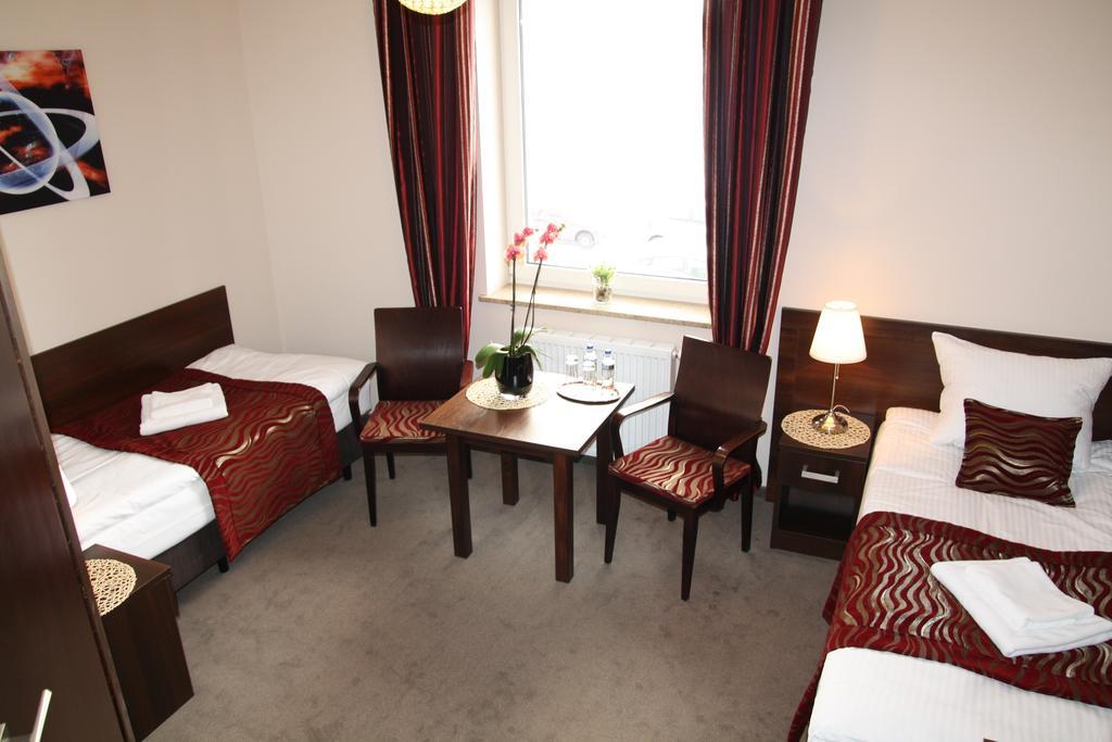 Hotel Kosmonauty Wroclaw-Airport Habitación foto